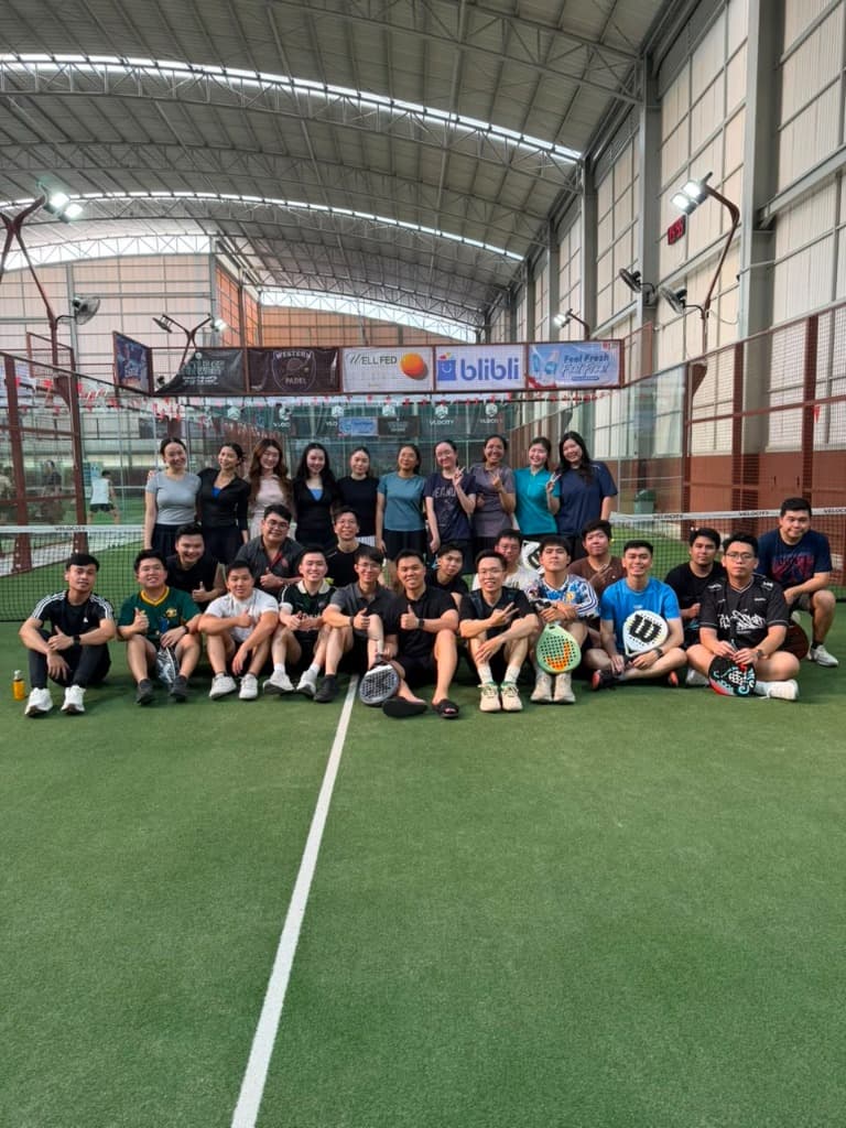 Anggota SelagiMuda main padel bareng